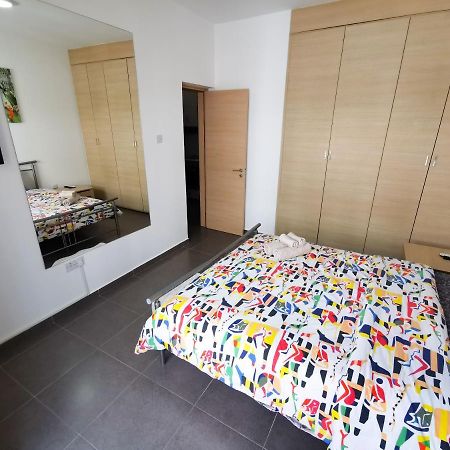 Beachy Keen City Apartment Larnaca Exteriör bild