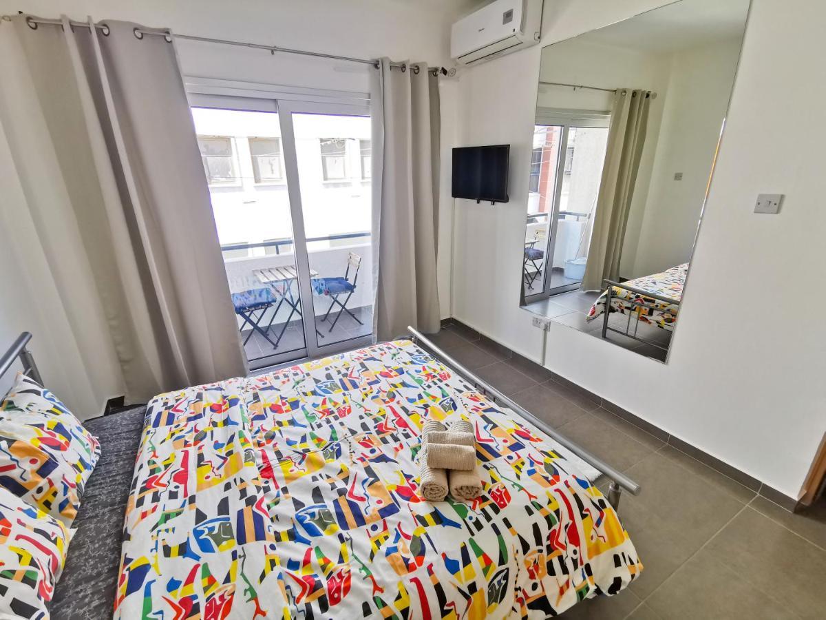 Beachy Keen City Apartment Larnaca Exteriör bild